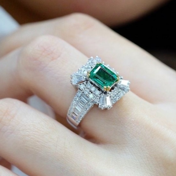 Emerald Cut EMERALD CZ Cocktail Right Hand Ring 🌻 - Picture 1 of 2